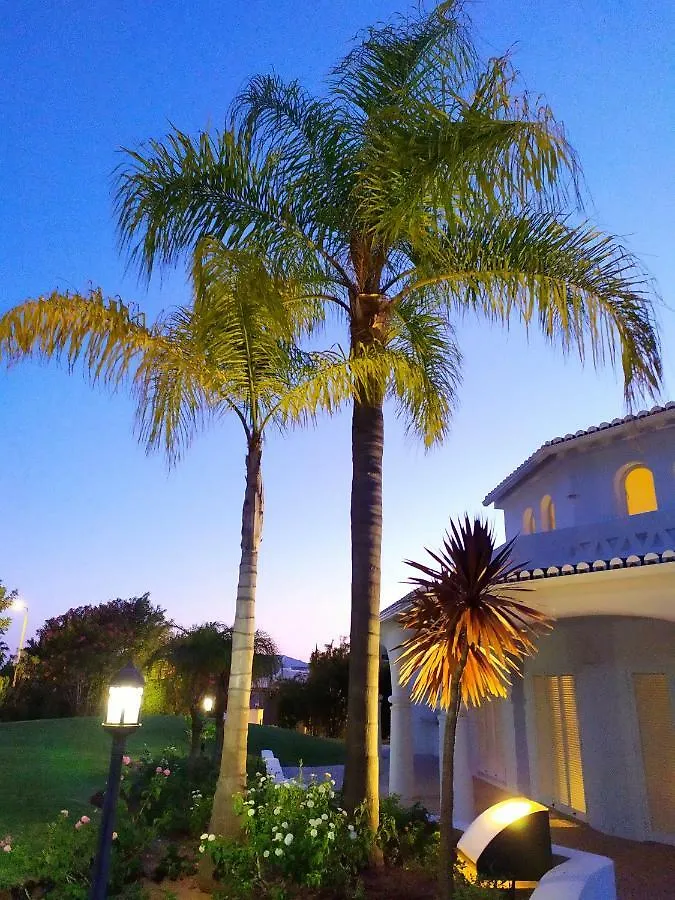 Villa Milu Quarteira 0*,
